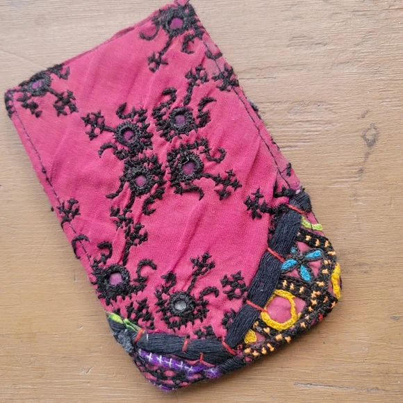 🎱🔮 Free People Boho Embroidered Repurposed vtg banjara hippie Wallet card case - Picture 10 of 16